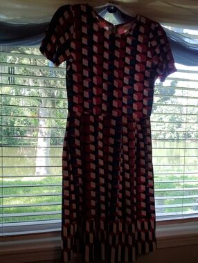 Geometric Print Short Sleeve Dress in Pink, Blue and Black
